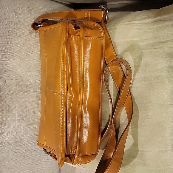 Giani Bernini leather shoulder bag euc - Picture 3 of 6